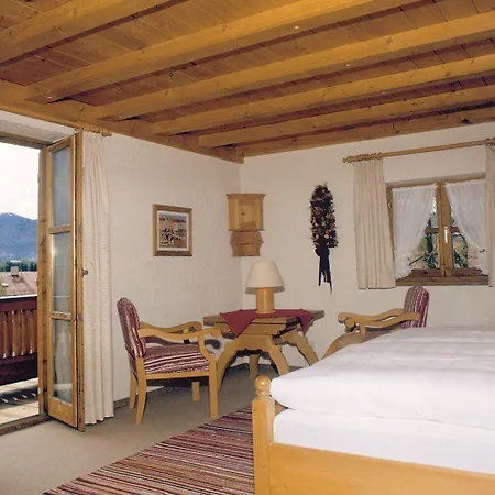 Gaestehaus Pfatischer Hotel