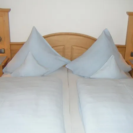 Gaestehaus Pfatischer Hotel Rotta