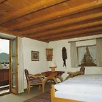 Gaestehaus Pfatischer * Rotta